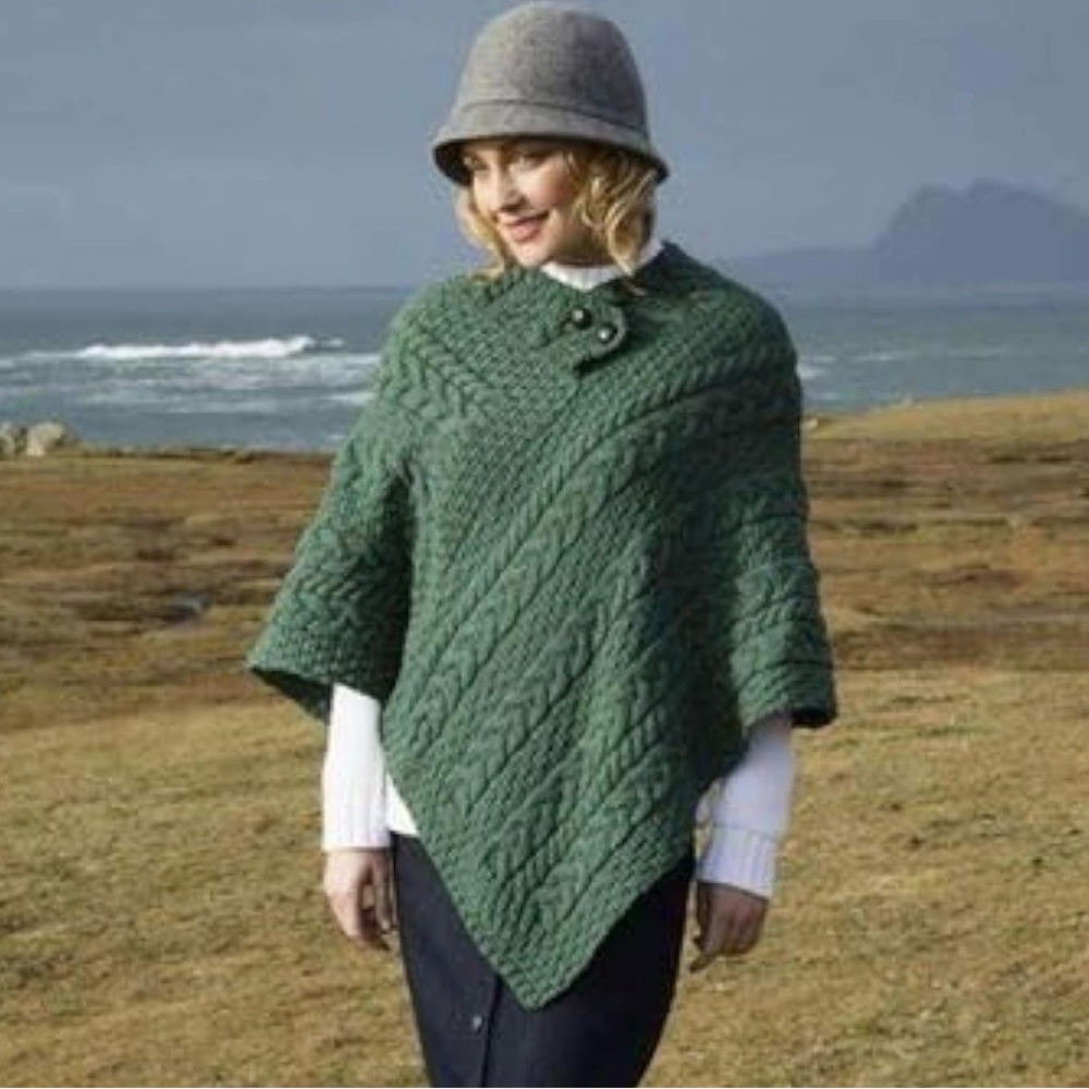 Carriag Donn Irish knit sweater poncho green merino wool made in Ireland NWT